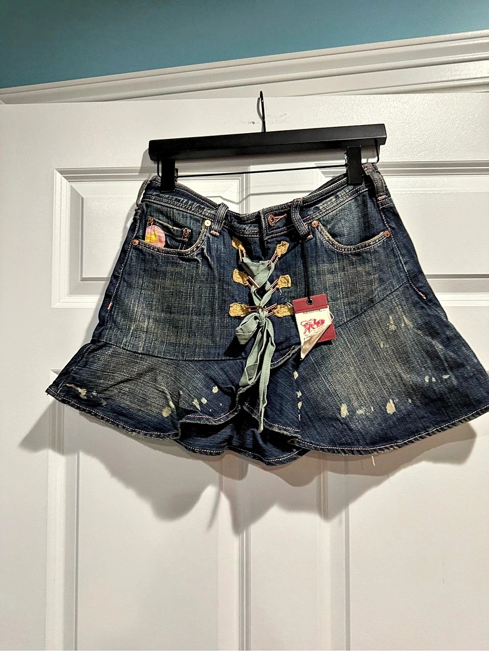 Parasuco LDS Denim Skirt Distressed Denim Skirt Size 6 NWT